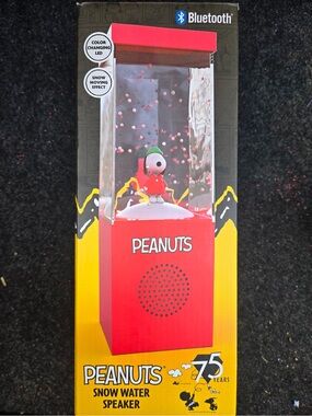 Peanuts Bluetooth Snow Water Speaker in Red with Pink Snow